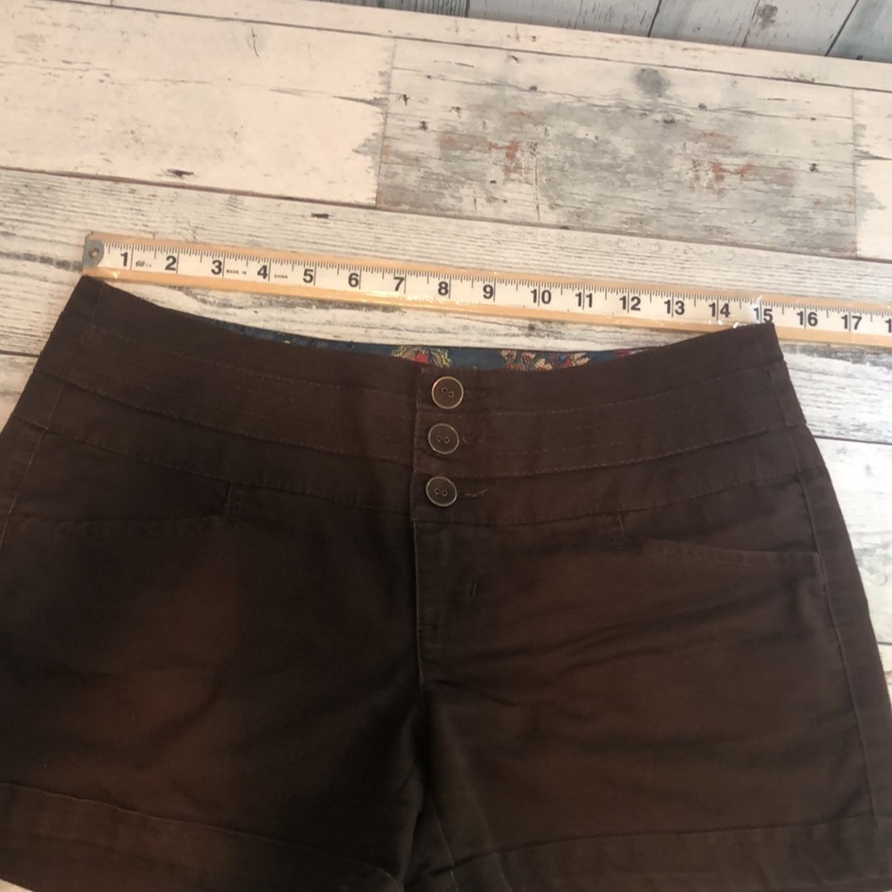 Copper Key Cuffed Soft Shorts 7 - Picture 5 of 9